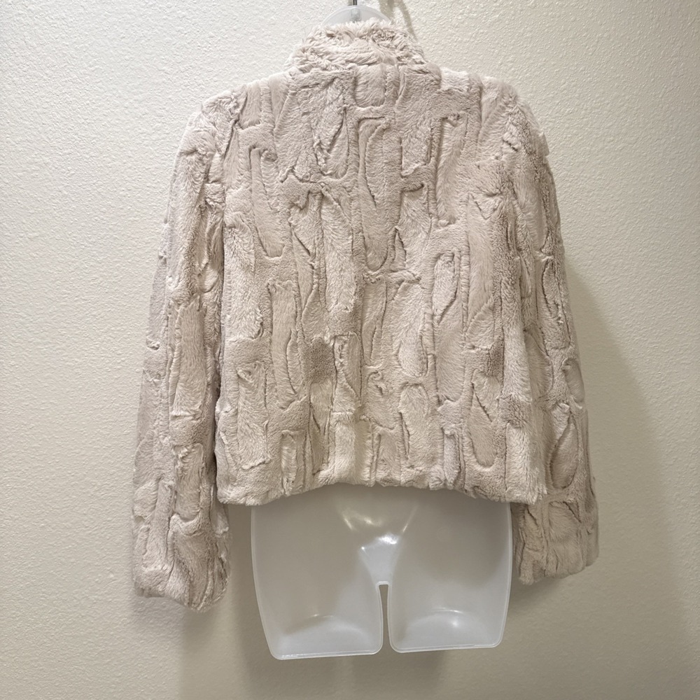 Women's  Faux Fur Jacket by Blossom & Clover snap front Red Lining NWT Size S - Picture 6 of 10